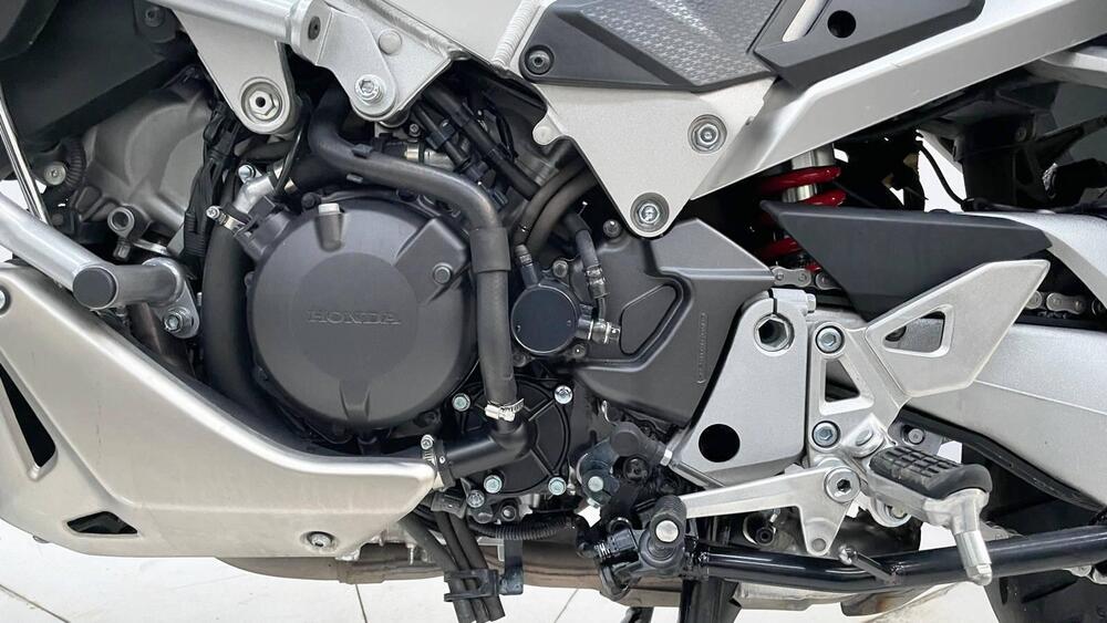 Honda Crossrunner ABS (2015 - 16) (4)