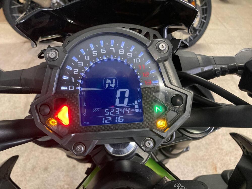 Kawasaki Z 900 (2017 - 18) (4)