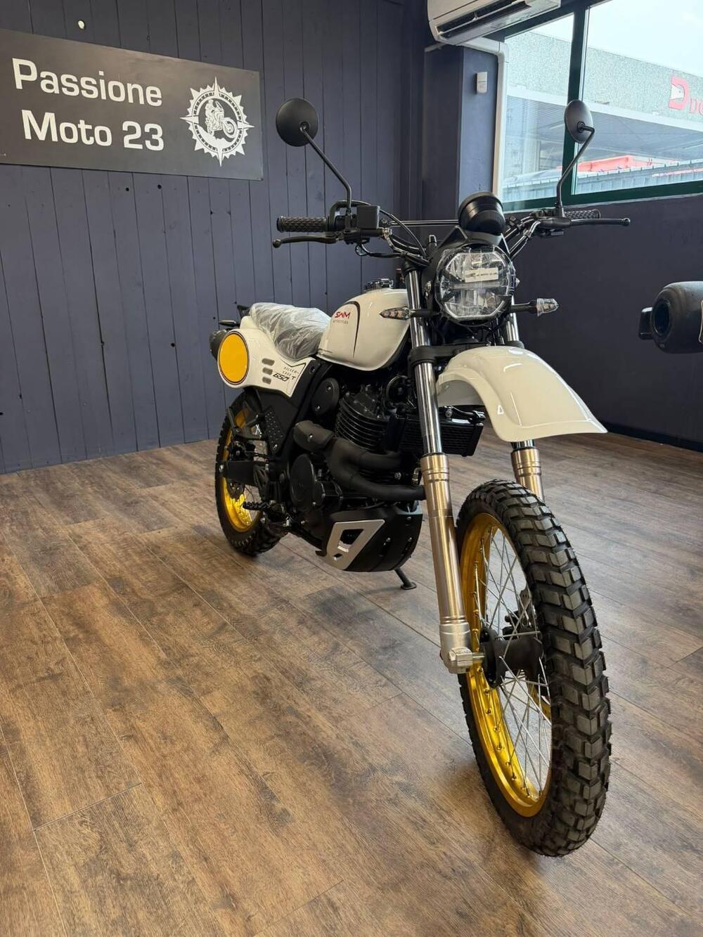 Swm Silver Vase 650 T (2025 - 26)