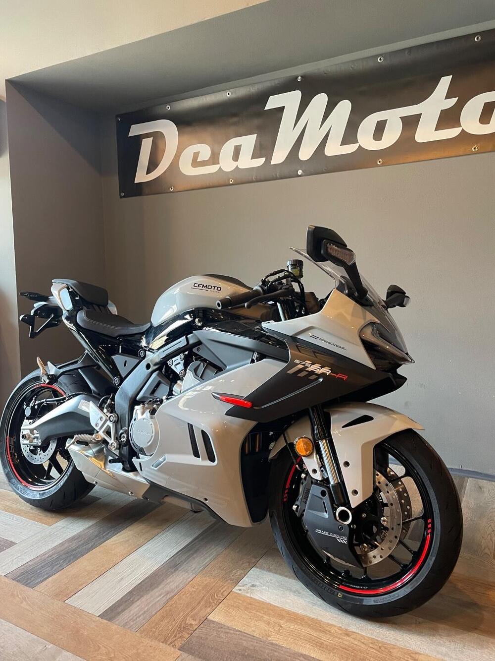 CFMOTO 675SR-R (2025 - 26) (3)