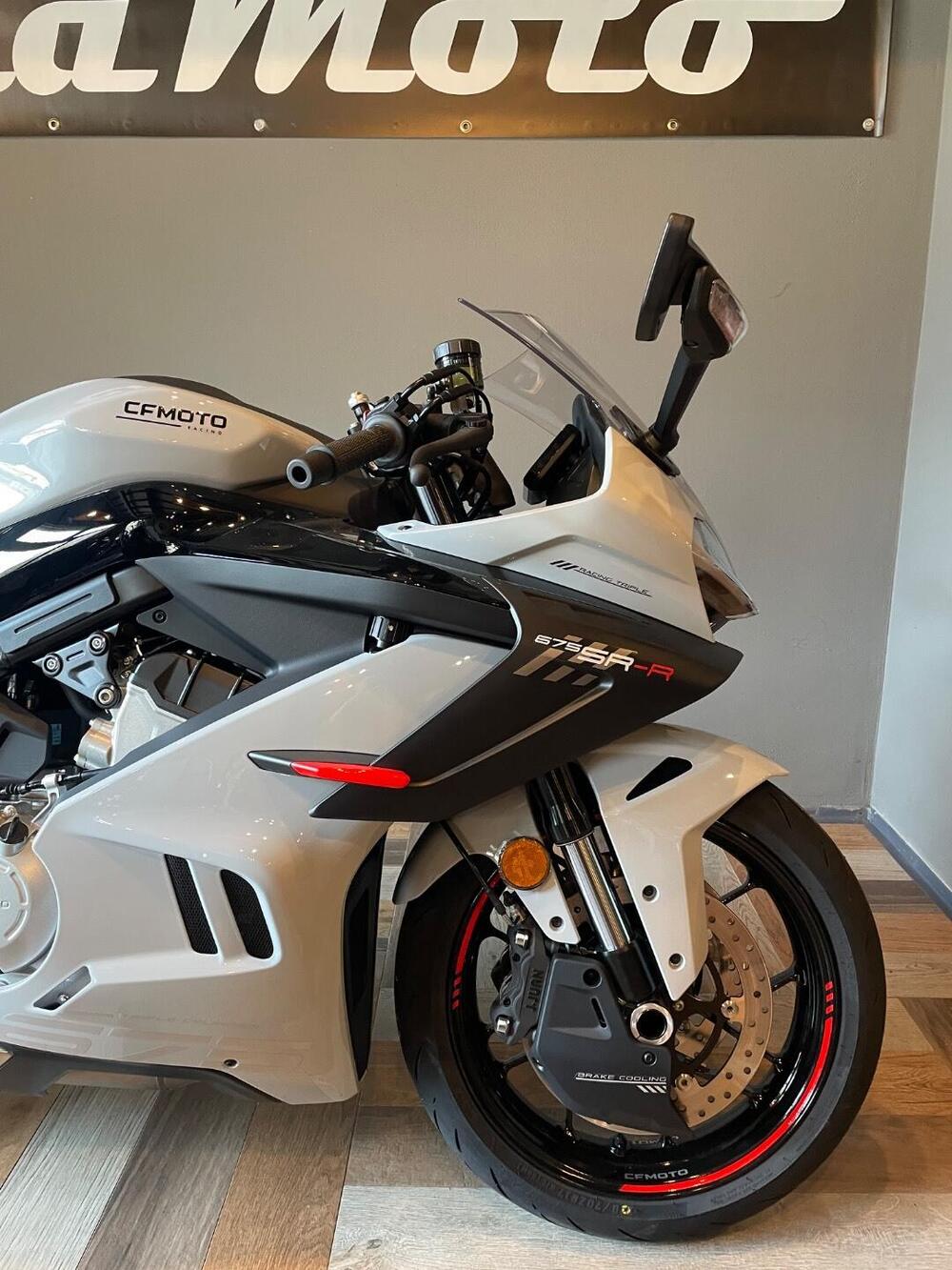 CFMOTO 675SR-R (2025 - 26) (4)
