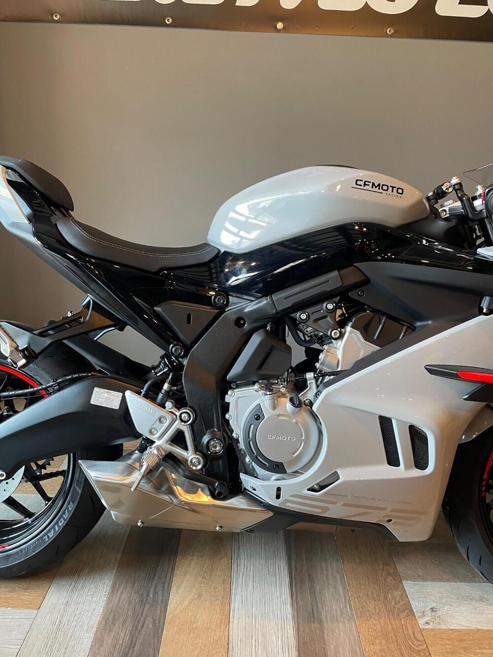 CFMOTO 675SR-R (2025 - 26) (5)