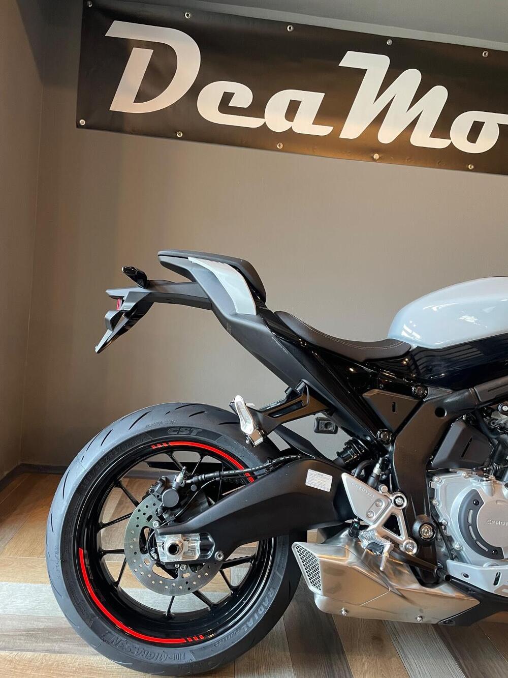 CFMOTO 675SR-R (2025 - 26) (6)