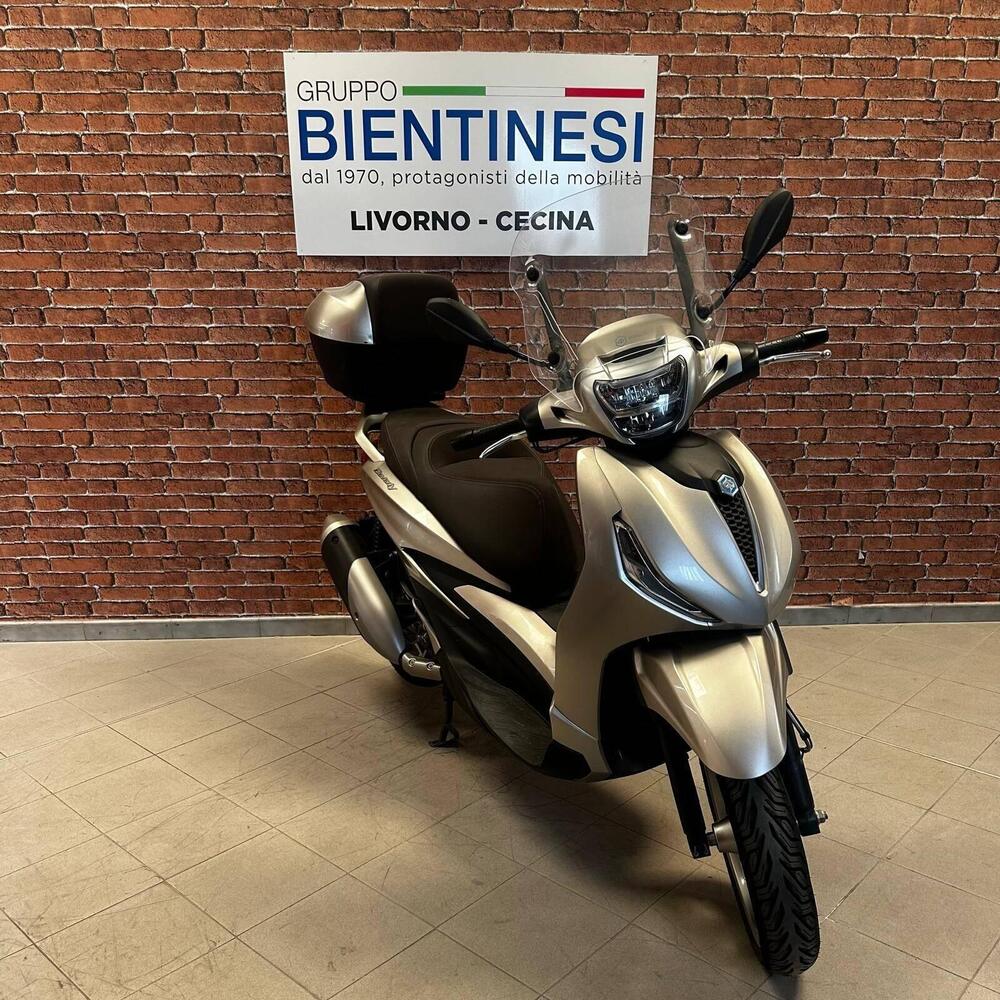 Piaggio Beverly 300 ABS-ASR (2021 - 25) (2)