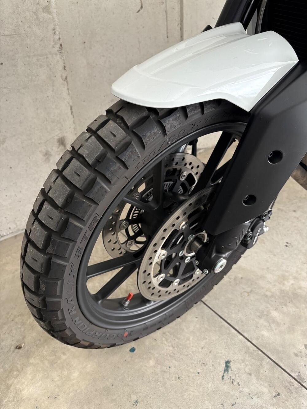 Moto Morini X-Cape 650 (2021 - 26) (7)