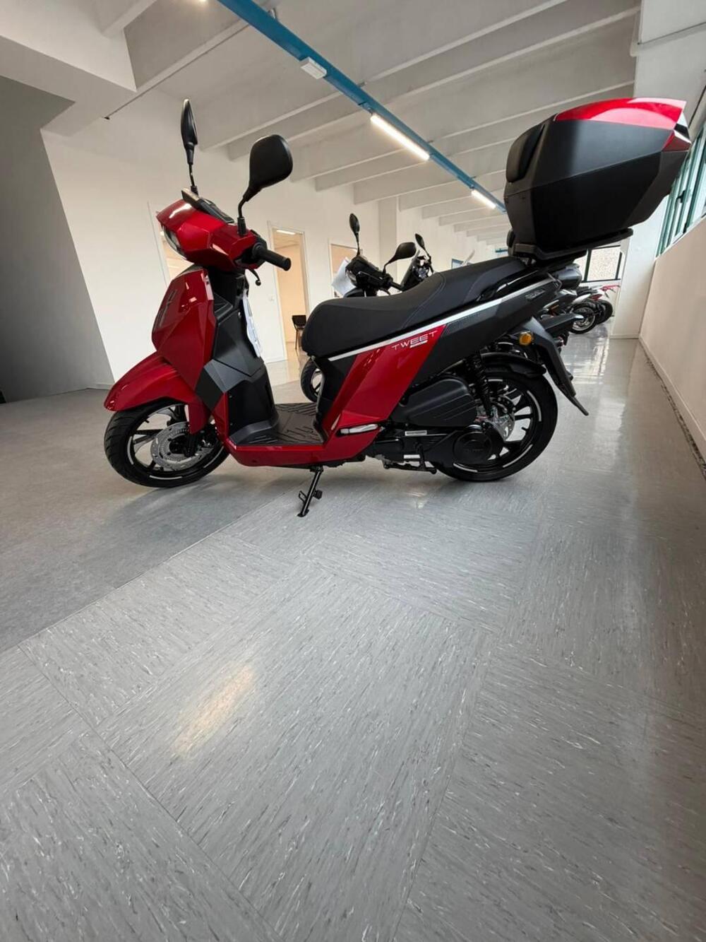 Peugeot Tweet 125 FL Active (2025 - 26) (3)