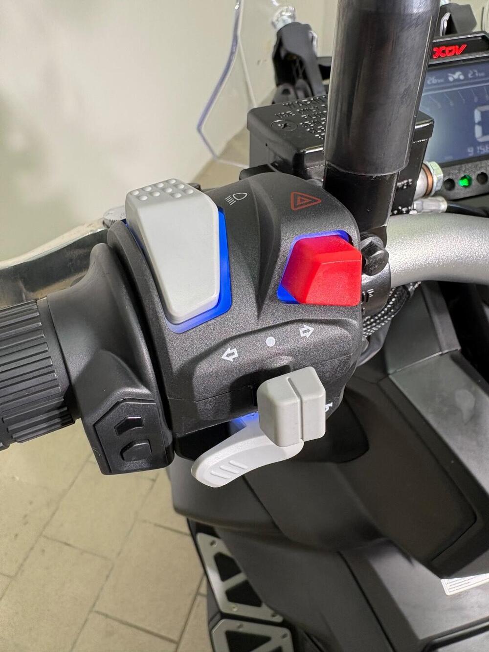 Kl Brera X 300 (2025 - 26) (10)