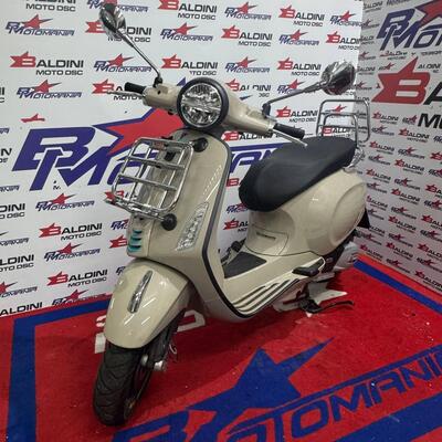 Vespa Primavera 150 (2024 - 25) usata