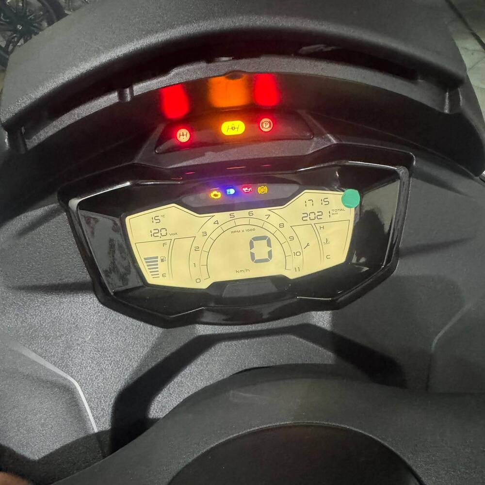 Piaggio MP3 310 (2025 - 26) (3)