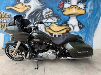 Harley-Davidson Road Glide (2024 - 26) nuova