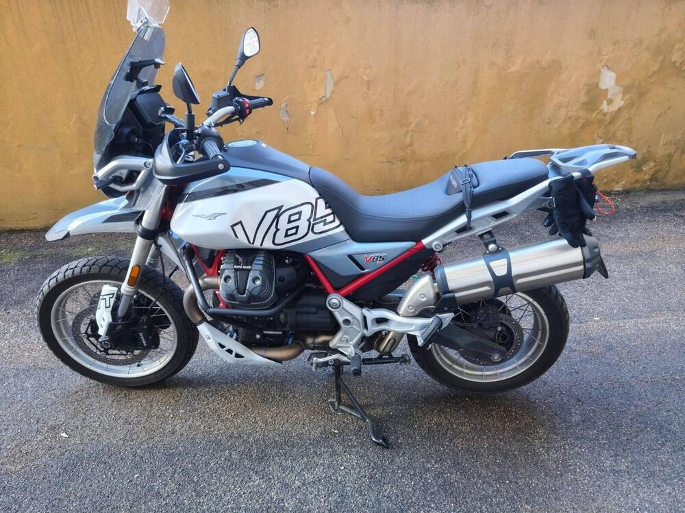 Moto Guzzi V85 TT (2024 - 26) (5)