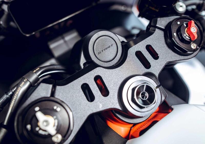 KTM 990 RC R 990 RC R Track (2026) (16)