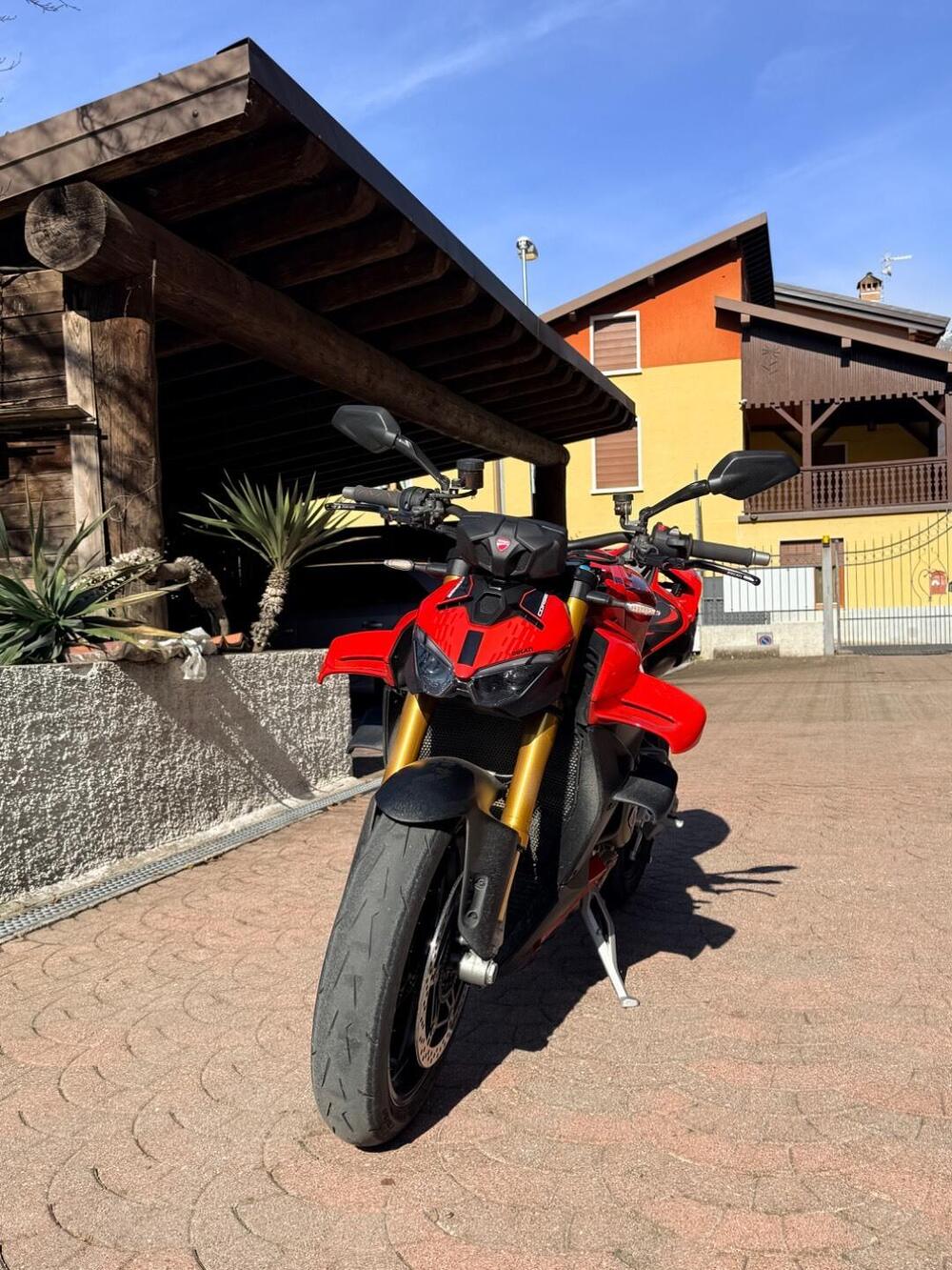 Ducati Streetfighter V4 S (2025 - 26) (2)
