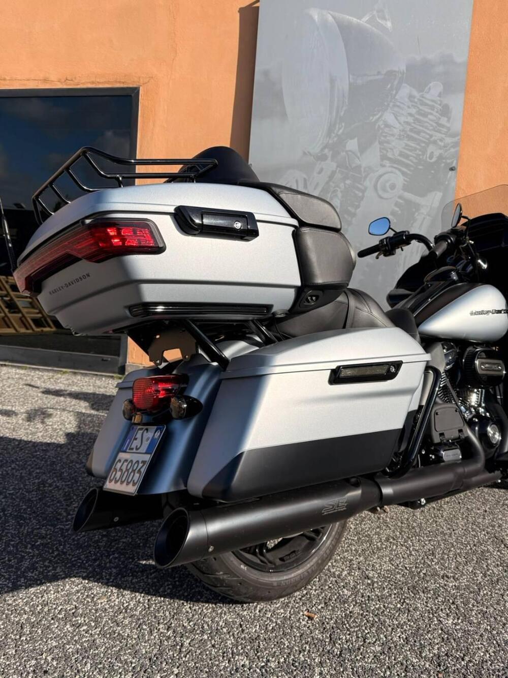 Harley-Davidson 114 Road Glide Limited (2020) - FLTRK (2)