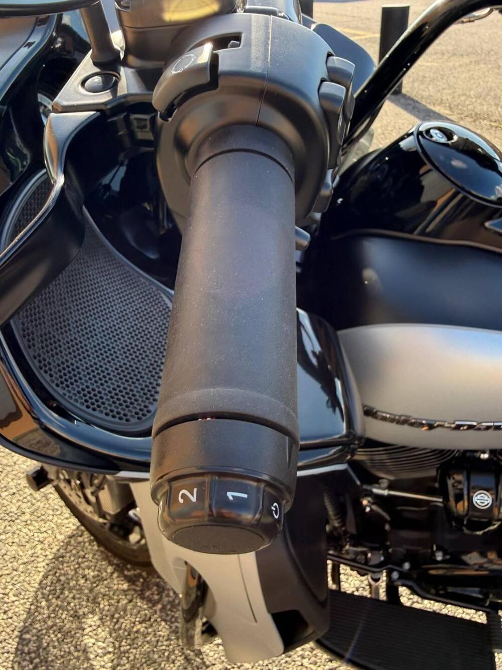 Harley-Davidson 114 Road Glide Limited (2020) - FLTRK (13)