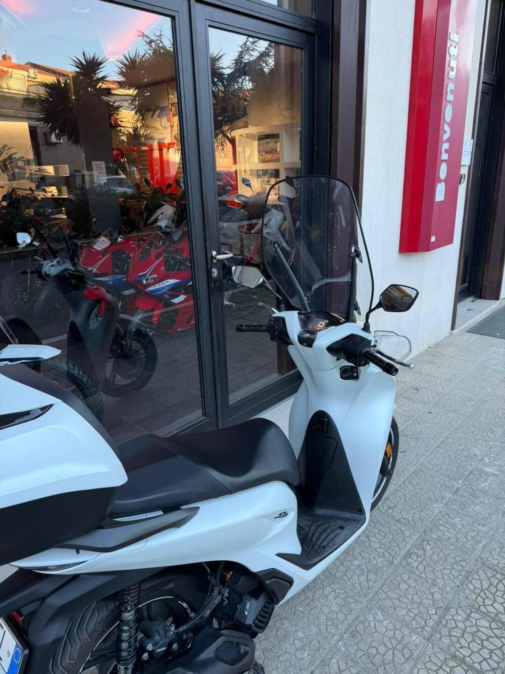 Honda SH 125i (2024 - 25) (4)