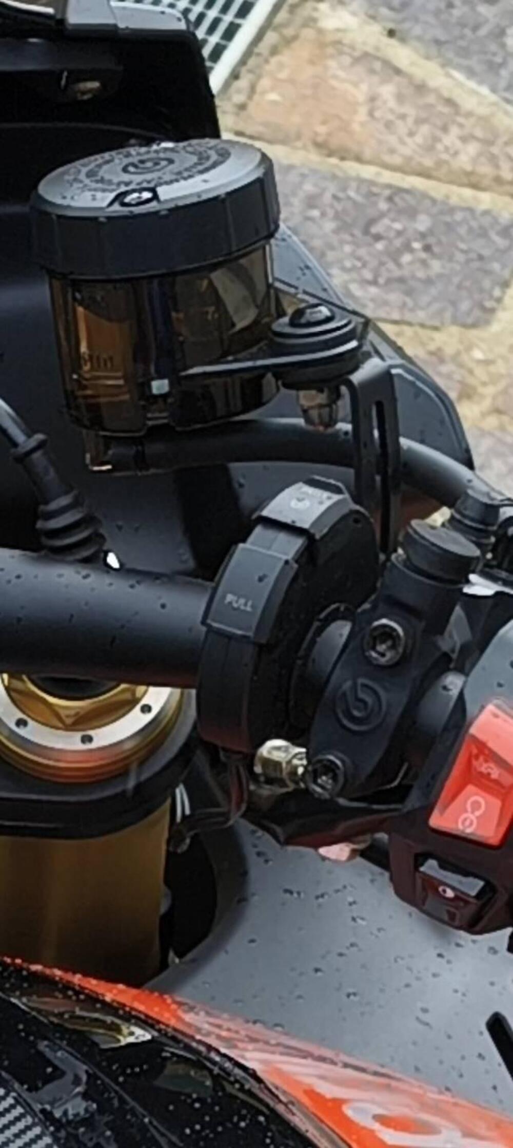 Aprilia Tuono V4 Factory (2021 - 24) (12)