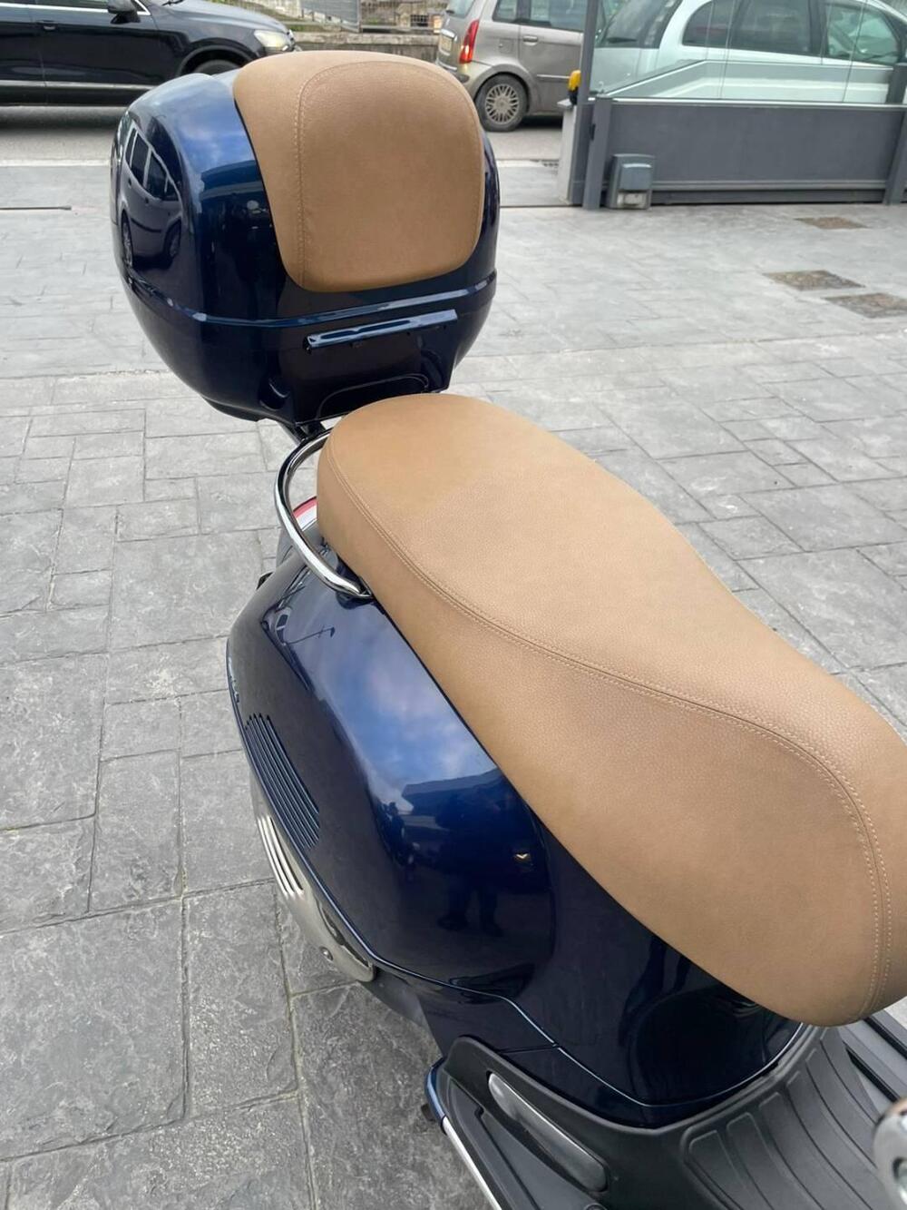 Vespa GTS 300 Hpe (2019) (4)