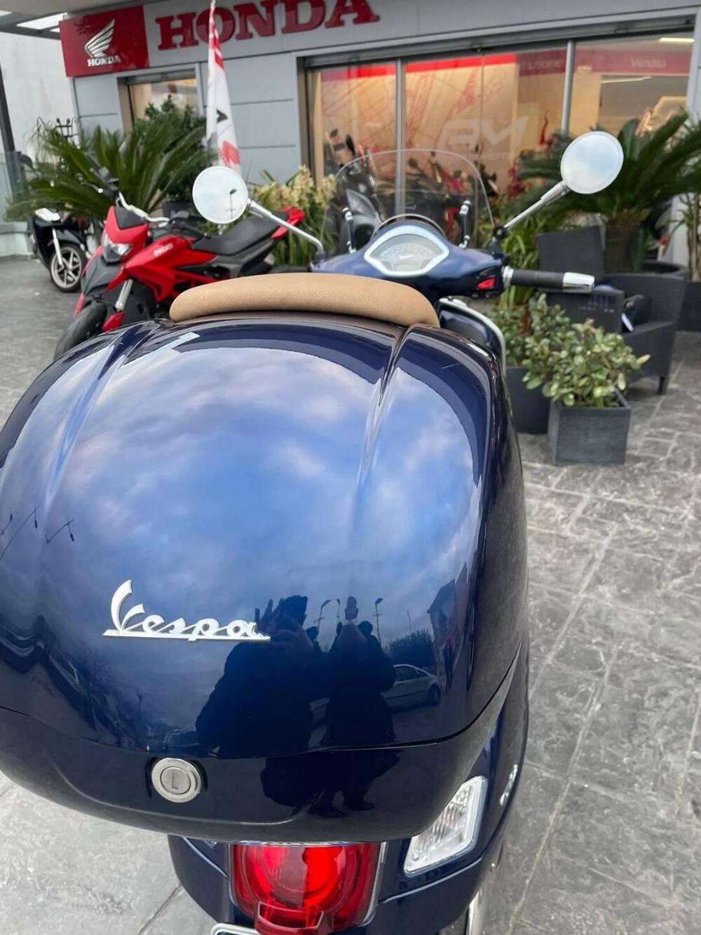 Vespa GTS 300 Hpe (2019) (5)