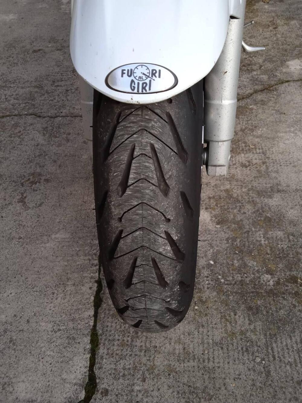 Suzuki GSR 600 (2006 - 11) (7)