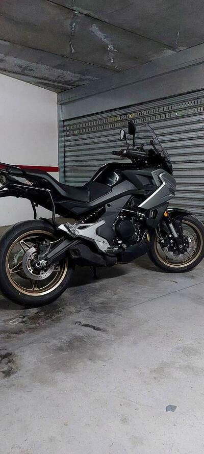 CFMOTO 700MT (2024 - 26) usata