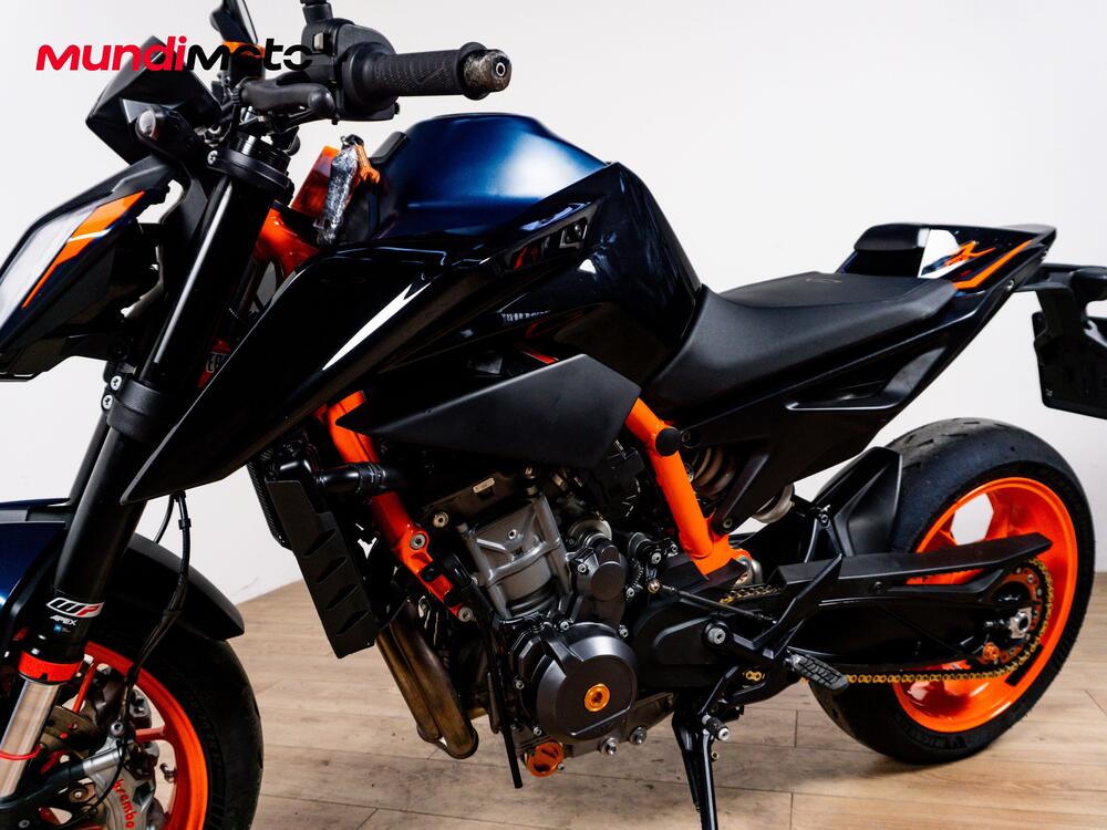 KTM 890 Duke R (2020) (9)