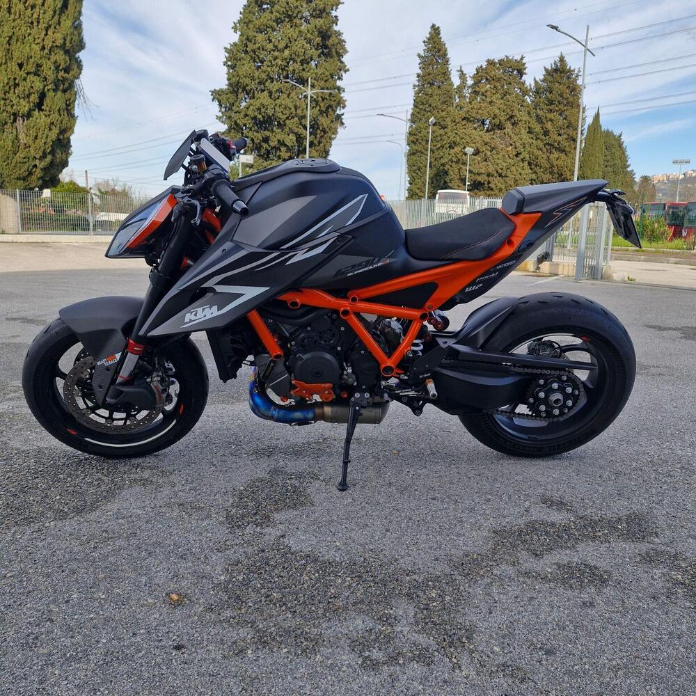 KTM 1290 Super Duke RR (2023) (4)