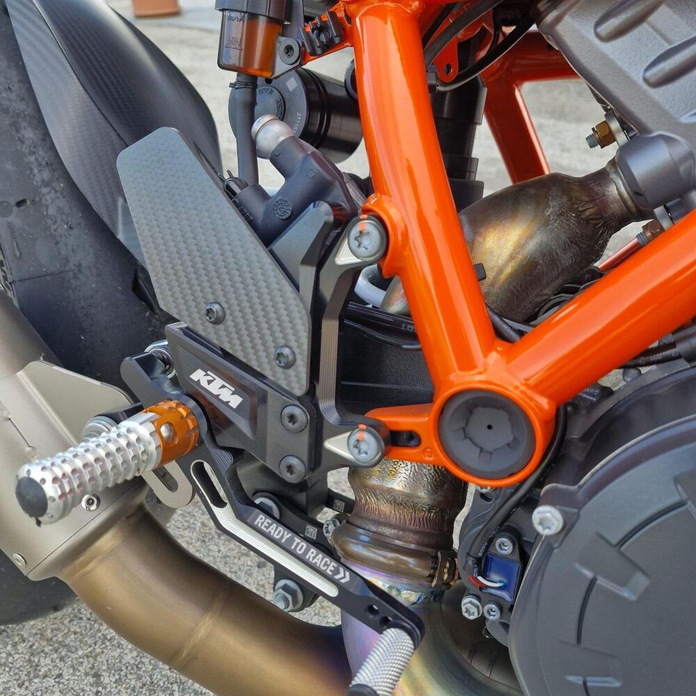 KTM 1290 Super Duke RR (2023) (13)