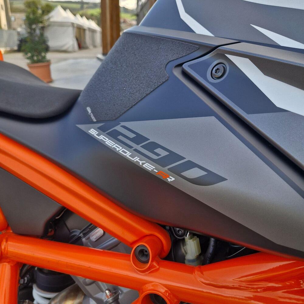 KTM 1290 Super Duke RR (2023) (17)