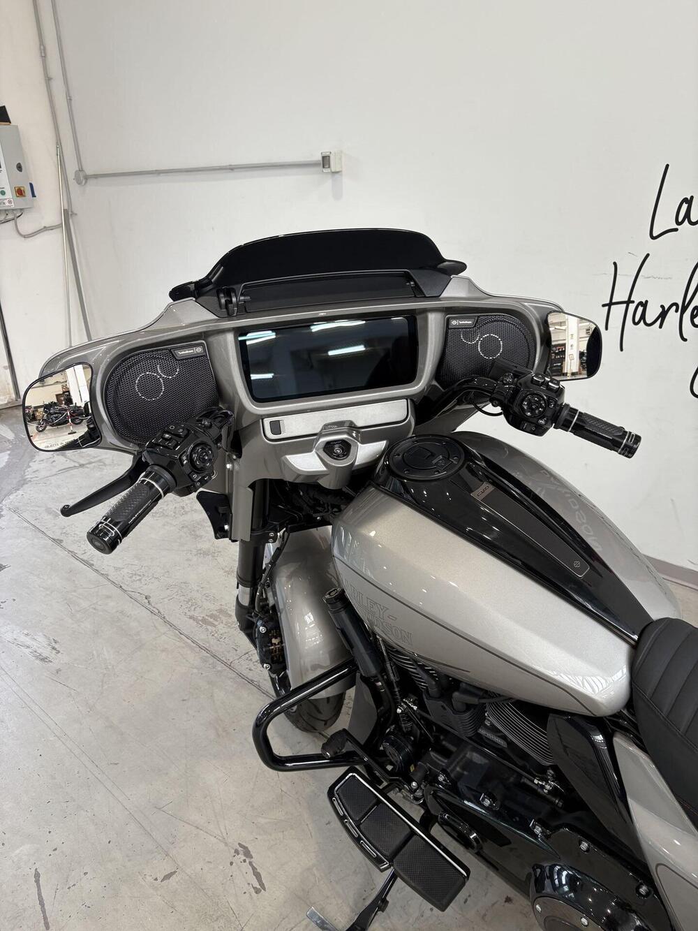 Harley-Davidson CVO Street Glide (2023) (6)