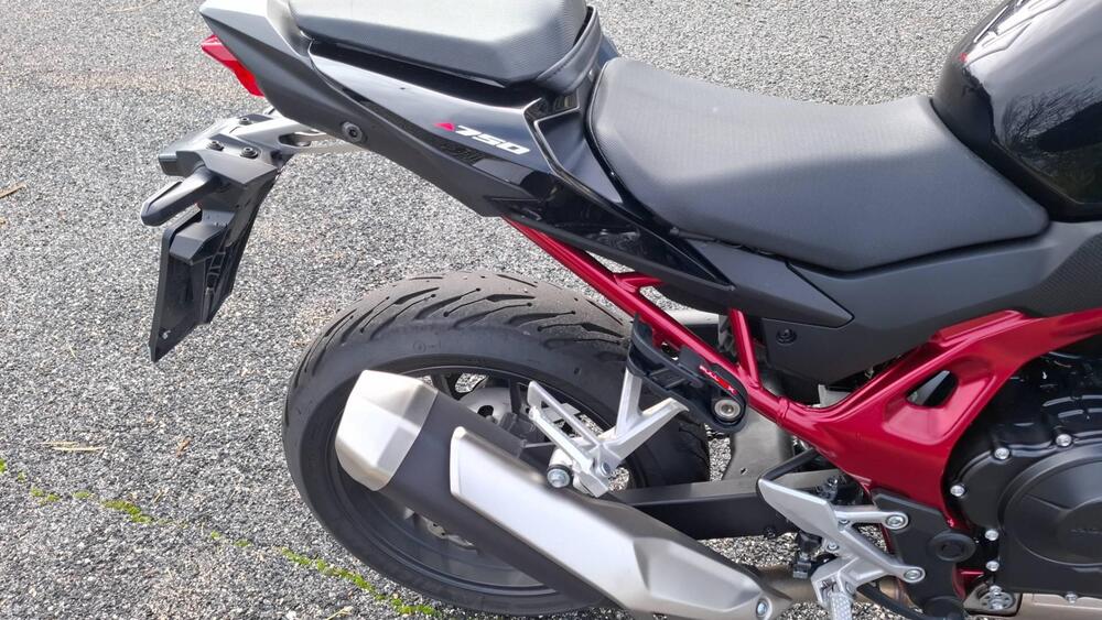 Honda CB 750 Hornet (2023 - 24) (10)