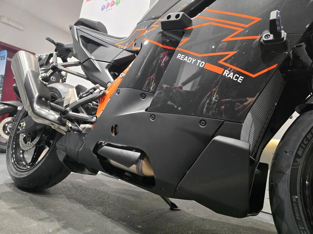 KTM 990 RC R (2026) (12)
