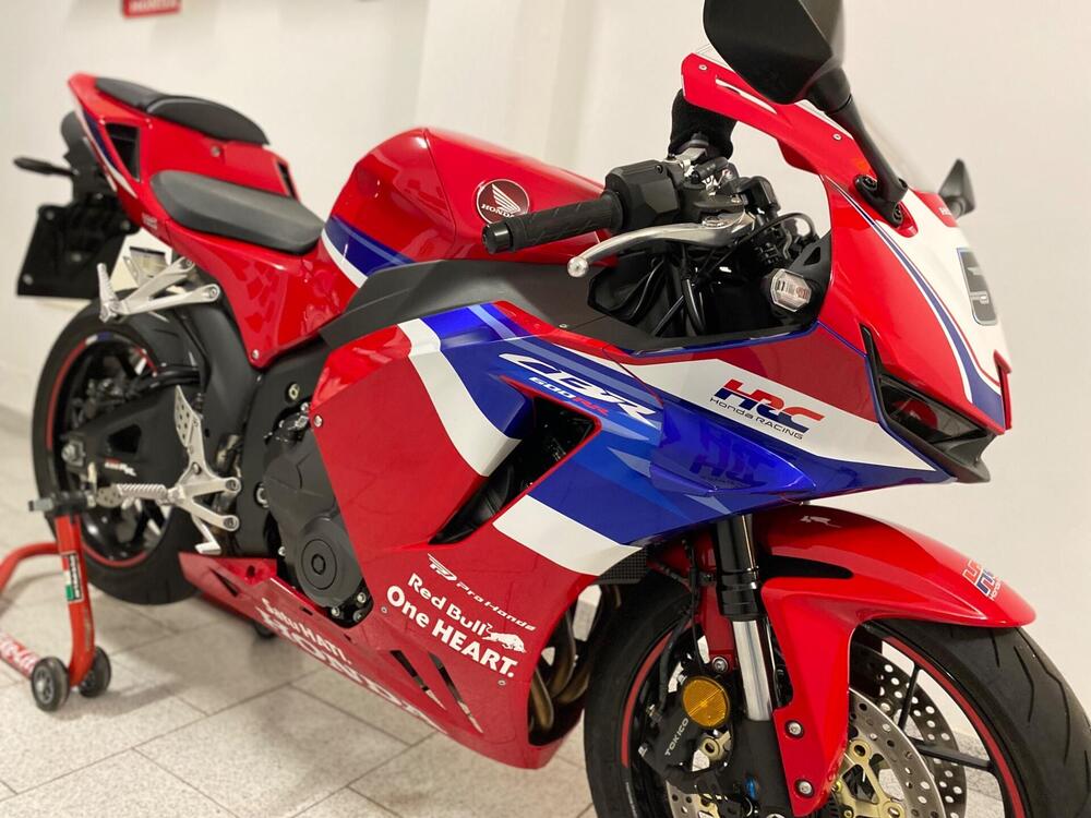 Honda CBR 600 RR (2024 - 26) (4)