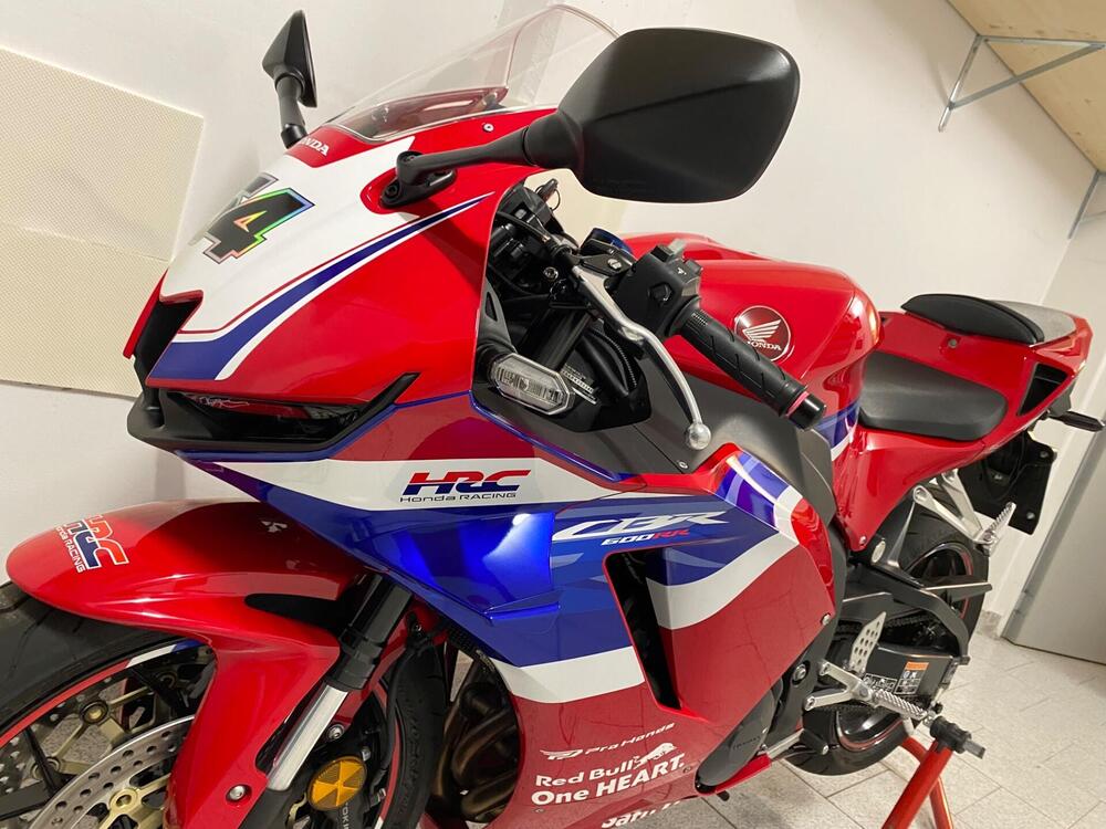 Honda CBR 600 RR (2024 - 26) (8)