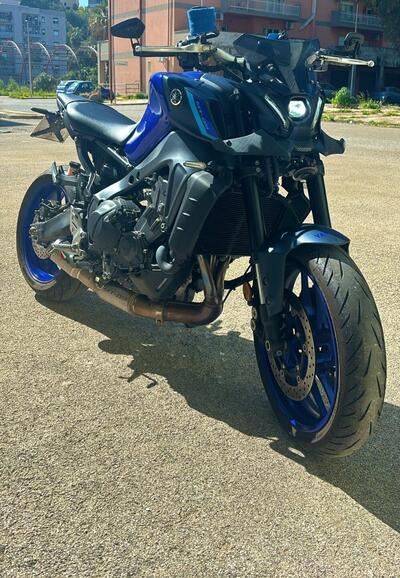 Yamaha MT-09 (2021 - 23) usata