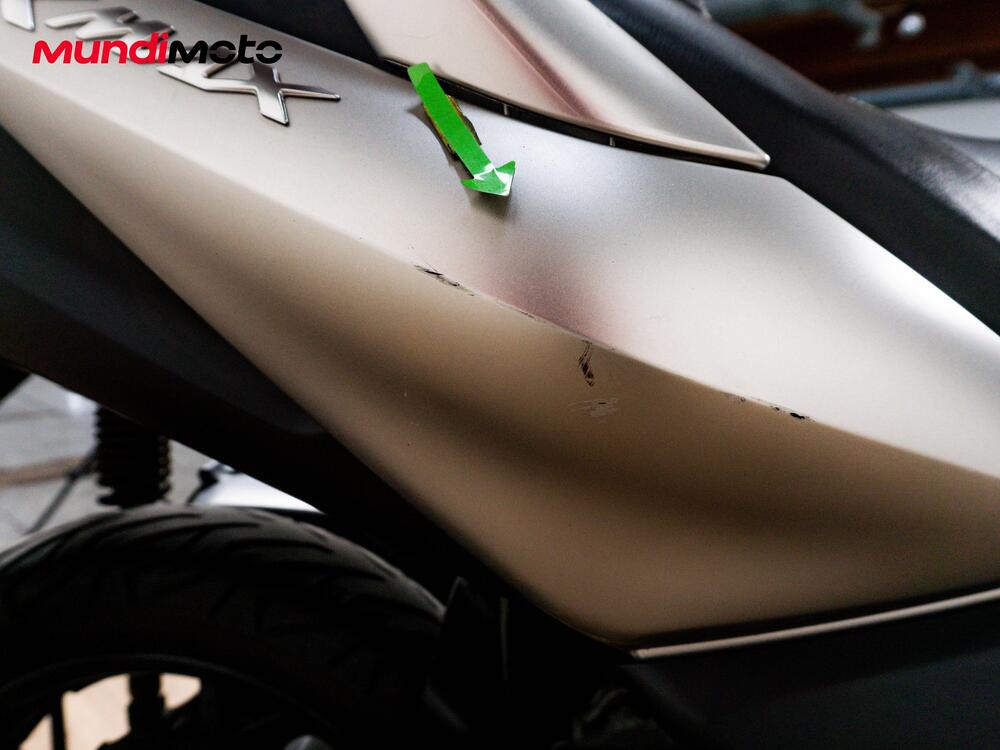 Yamaha X-Max 125 Iron Max ABS (2016) (18)