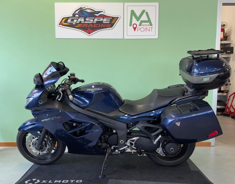 Triumph Sprint 1050 GT ABS (2010 - 2013) (2)