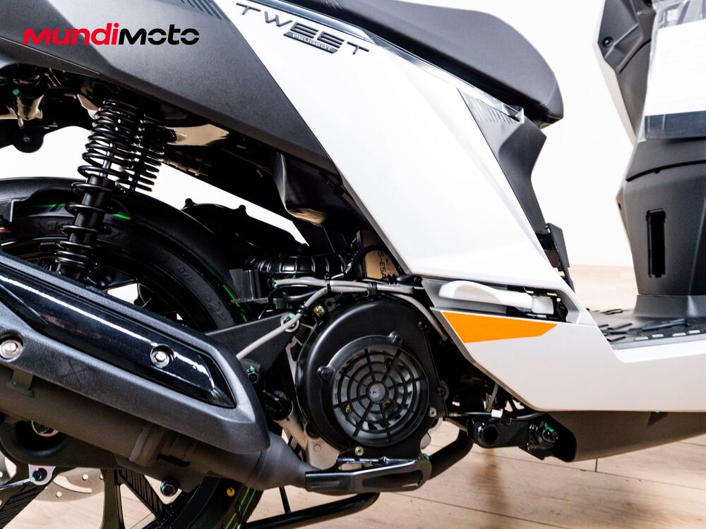 Peugeot Tweet 125 FL GT (2025 - 26) (4)