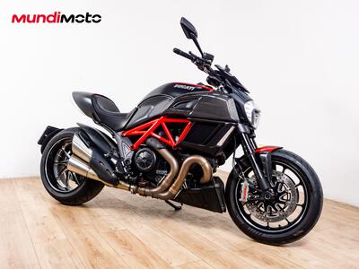 Ducati Diavel 1200 Carbon (2014 - 16) usata