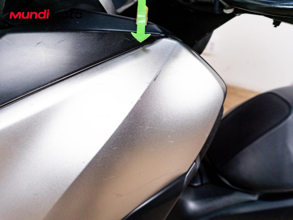 Yamaha X-Max 125 Iron Max ABS (2016) (17)