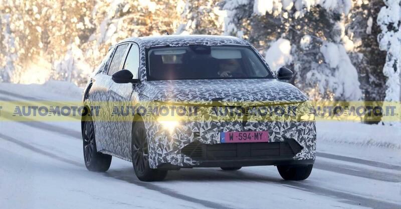 Lancia Gamma, il prototipo sulla neve: le foto spia in esclusiva, ecco tutto quello che sappiamo