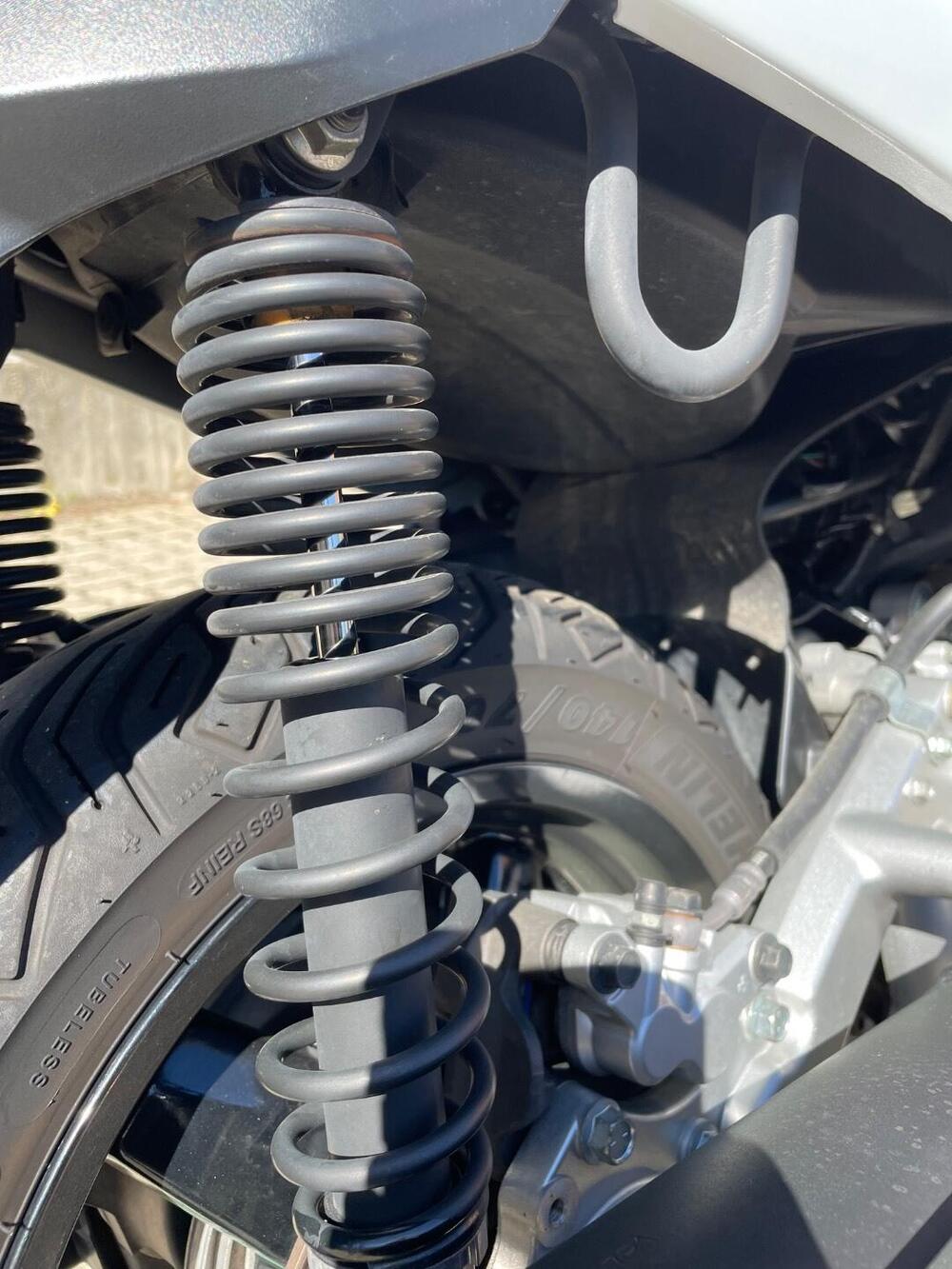 Yamaha X-Max 250 (2010 - 13) (5)