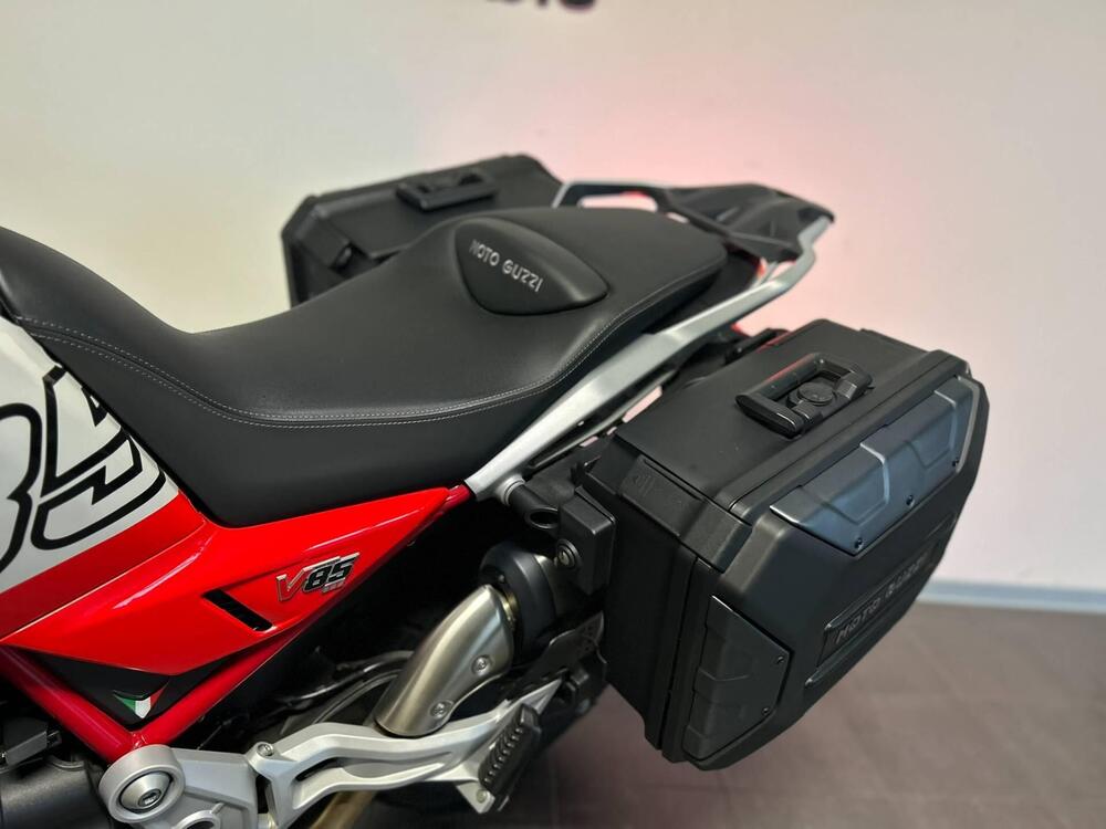 Moto Guzzi V85 TT (2024 - 26) (9)