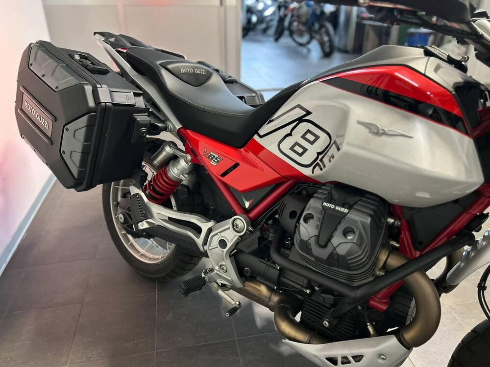 Moto Guzzi V85 TT (2024 - 26) (10)