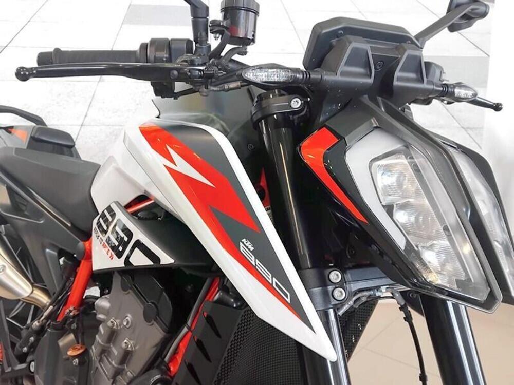 KTM 890 Duke R (2020) (8)