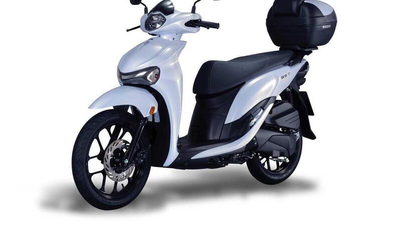 SYM BWT 125: lo scooter urbano che guarda alla natura (e alle tasche di chi lo guida)