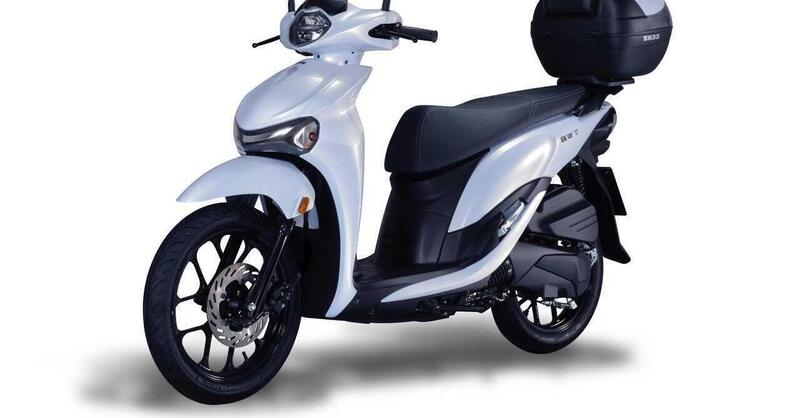 SYM BWT 125: lo scooter urbano che guarda alla natura (e alle tasche di chi lo guida)