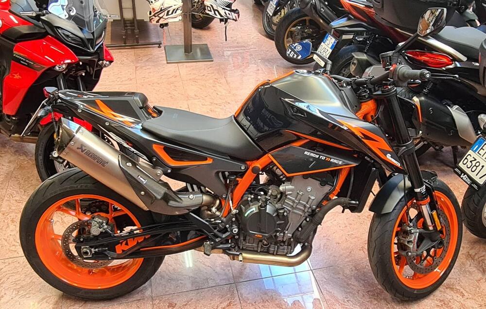 KTM 890 Duke R (2021) (3)