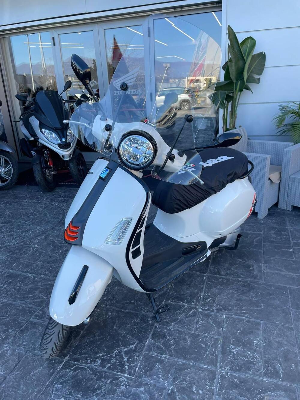 Vespa GTS 300 (2023 - 24)