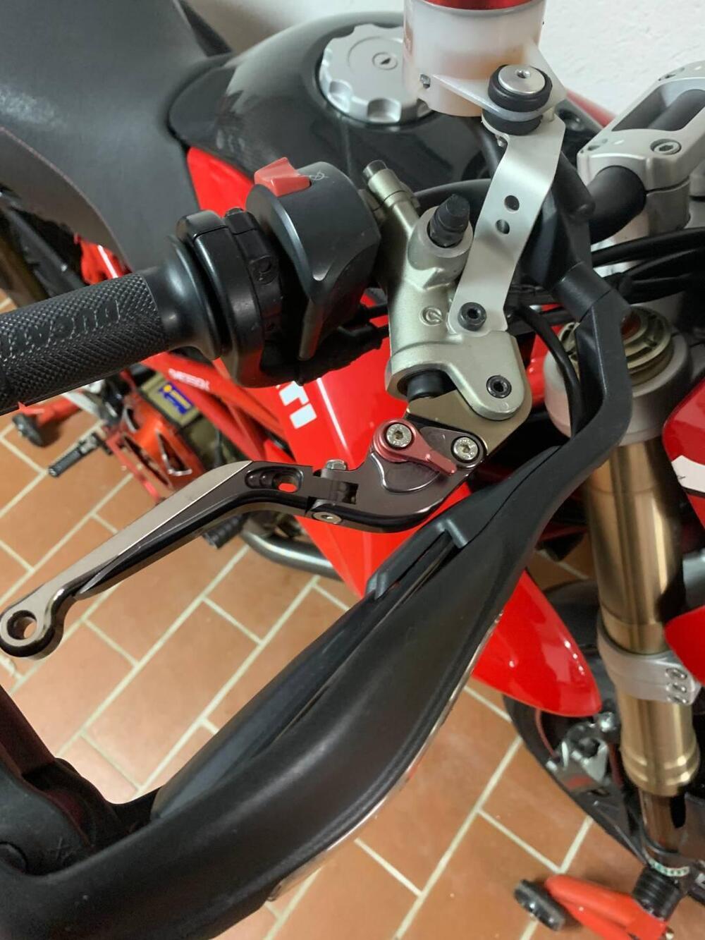 Ducati Hypermotard 1100 S (2007 - 09) (9)